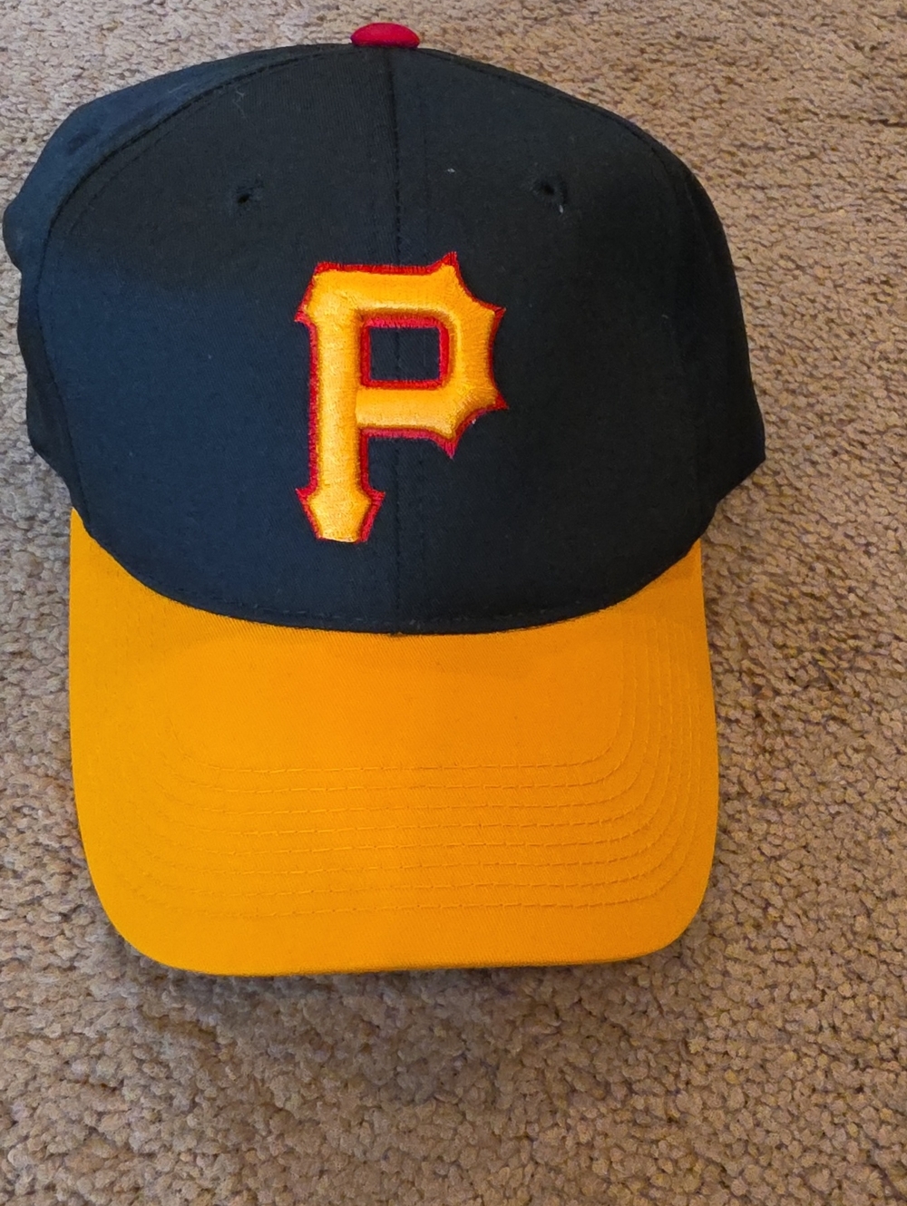 MLB Pittsburgh P Logo Hat - Black and Yellow